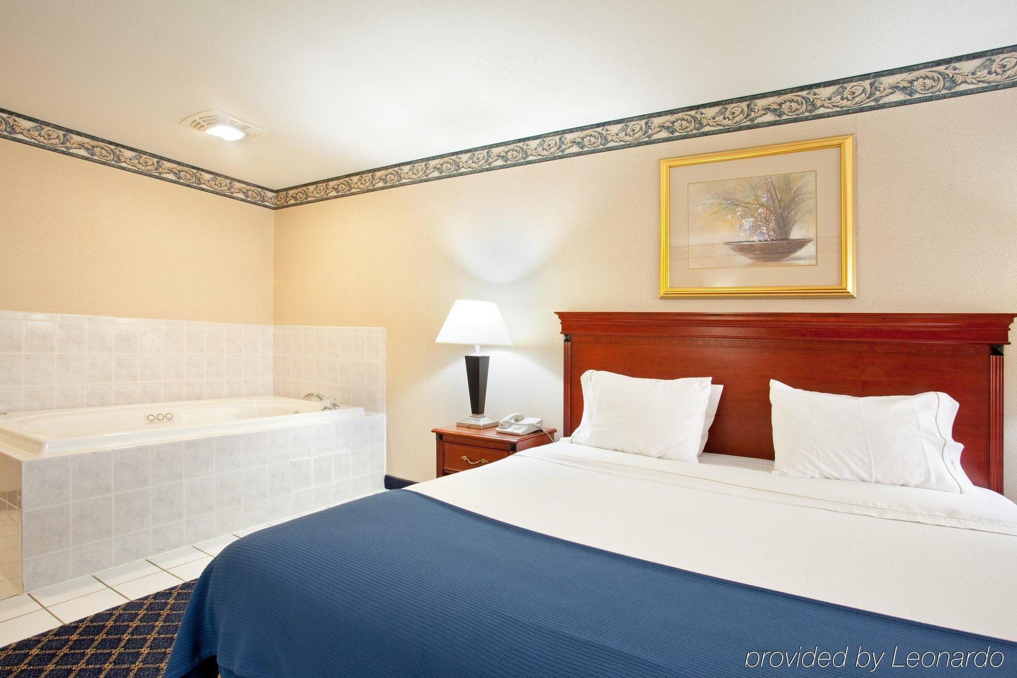 Holiday Inn Express & Suites Danville By Ihg Chambre photo